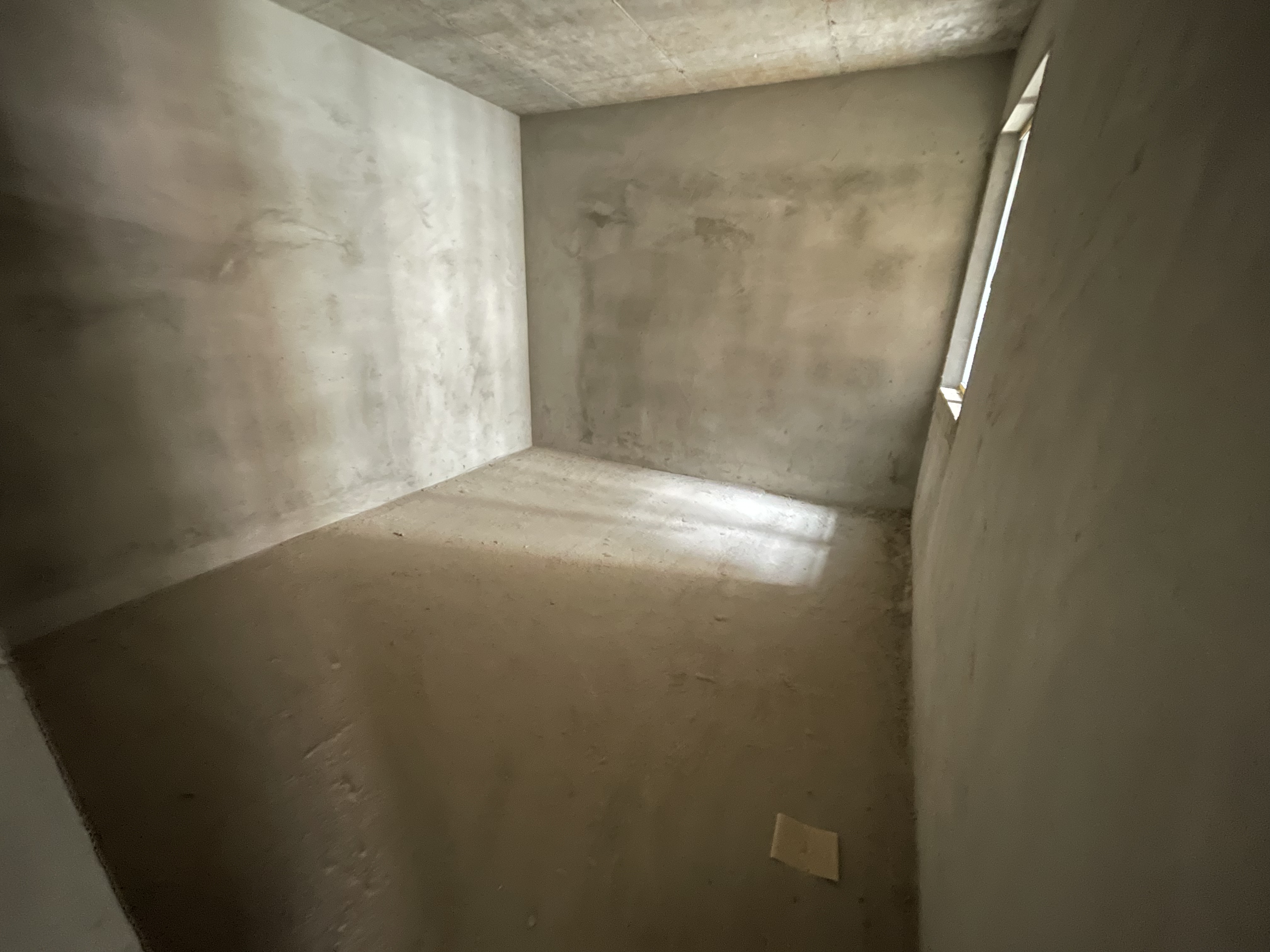 光明华府商城附近毛坯三房电梯好楼层看房有钥匙