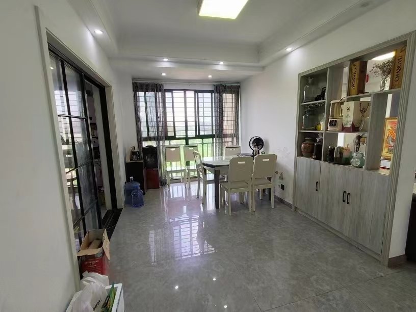 城南都市高尔夫.精装三房两卫.电梯中间楼层.看房约