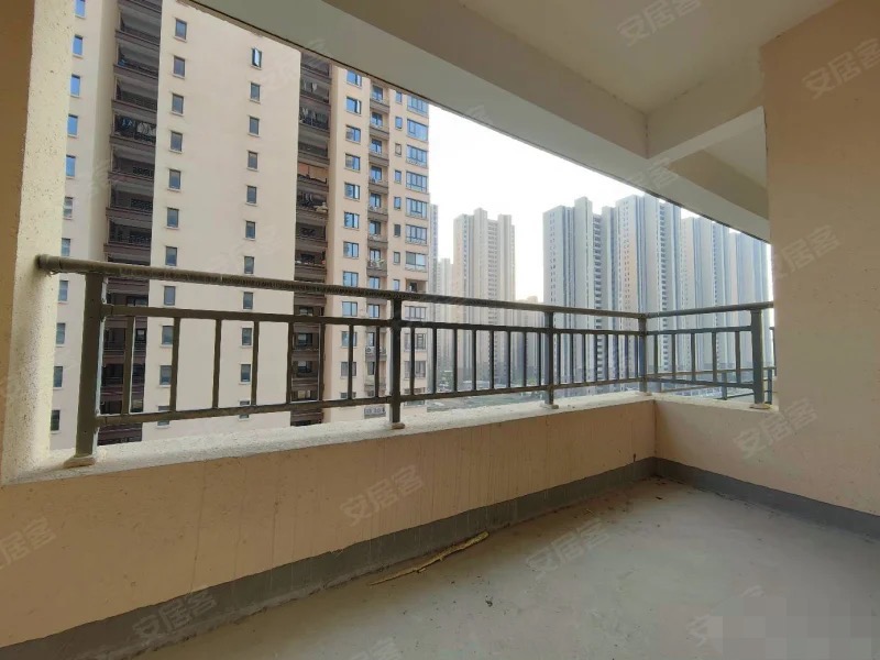 捡漏，荣怀D区，单价5055，三开间朝南，证满二，电梯中层，比补贴还香