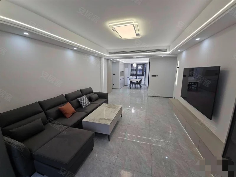 395，南城新区，交投满庭春，精装四房，单价5千多点，拎包住，捡漏