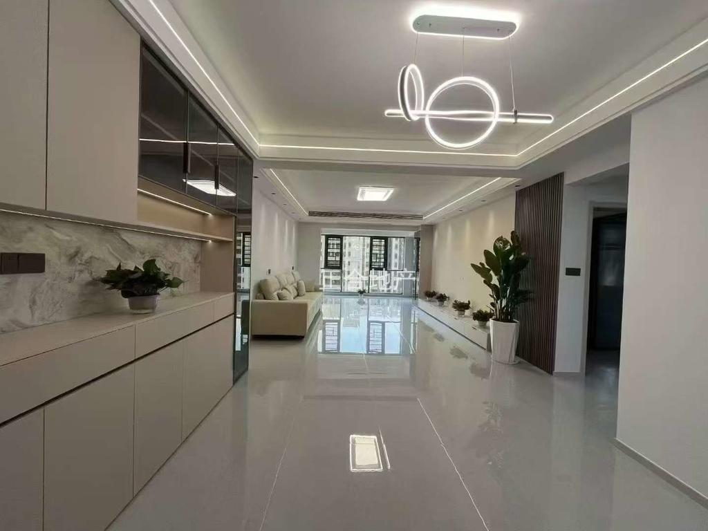 城南，御湖‬世家，边户，电梯好‬楼层，精装3房2卫，车位，诚心出售，证满二