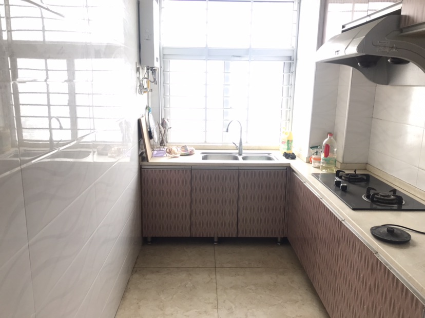 福星城精装三室两厅两卫，120平，证满2