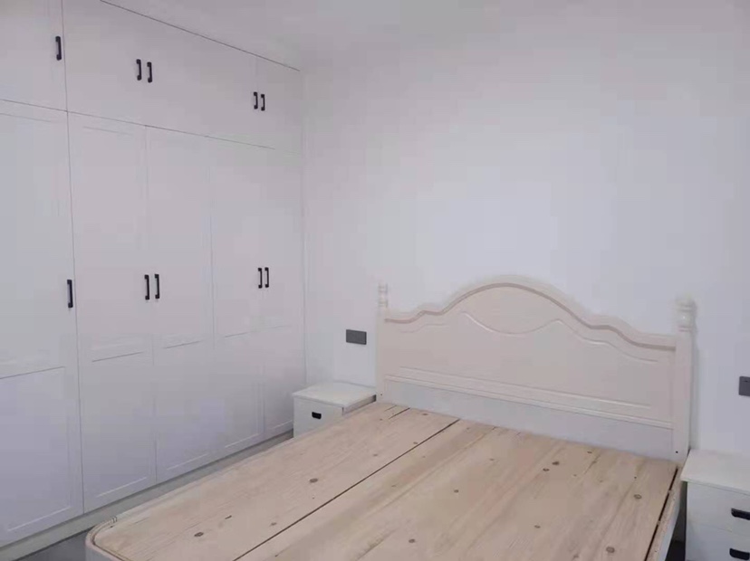 森林国际城湖景精装大两房，电梯好楼层证满二新二中附近