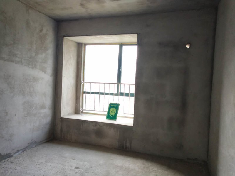 和合国际毛坯大三房，诚心出售！