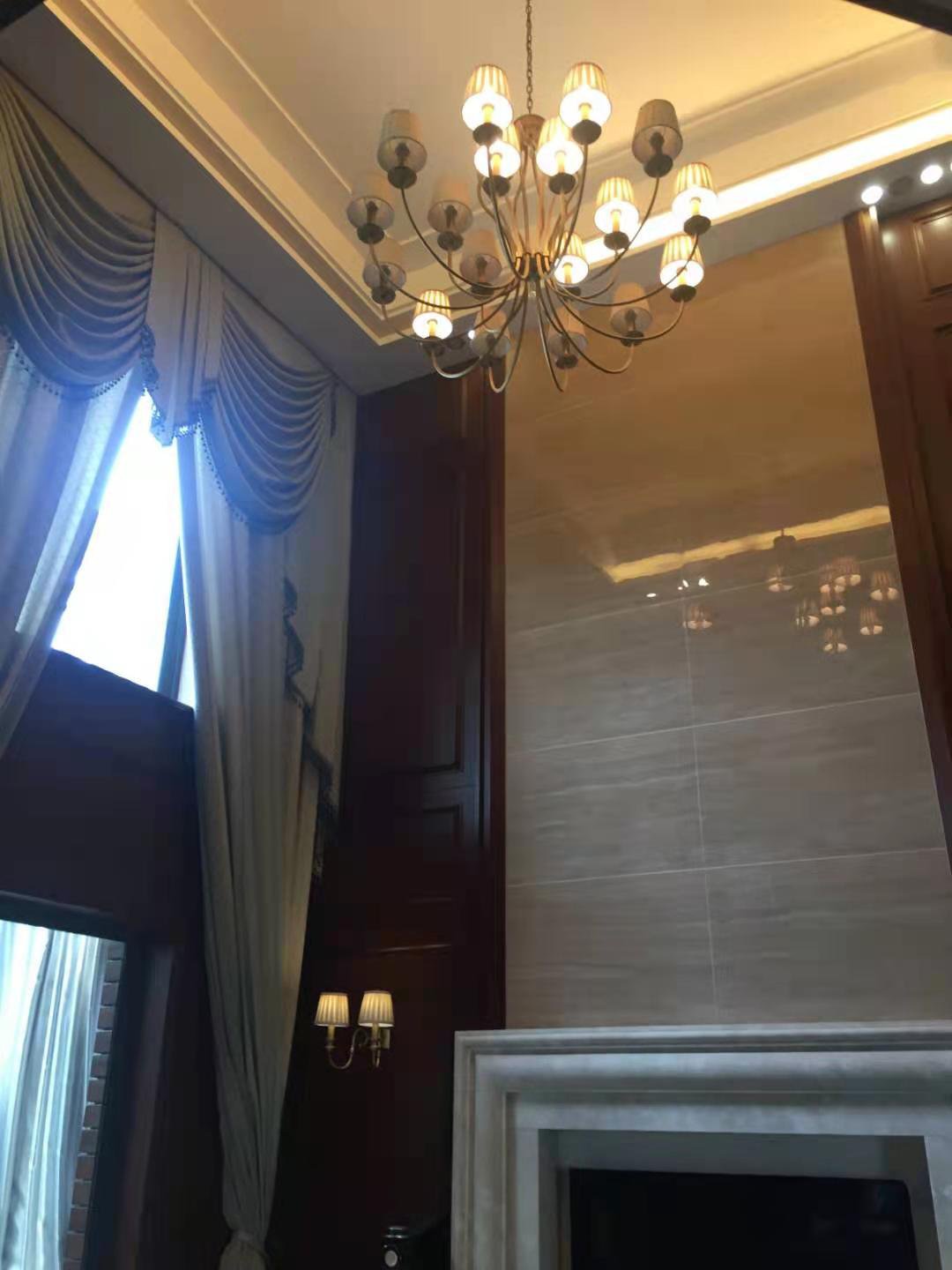 豪装复式楼，6室4厅4卫2阳台，