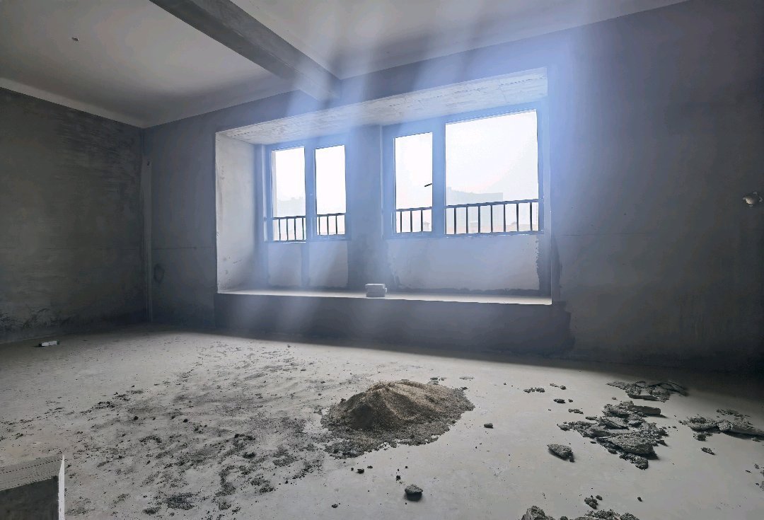 城西沔阳小汉口附近，祥生小高层毛坯四房，南向无遮挡，业主急售