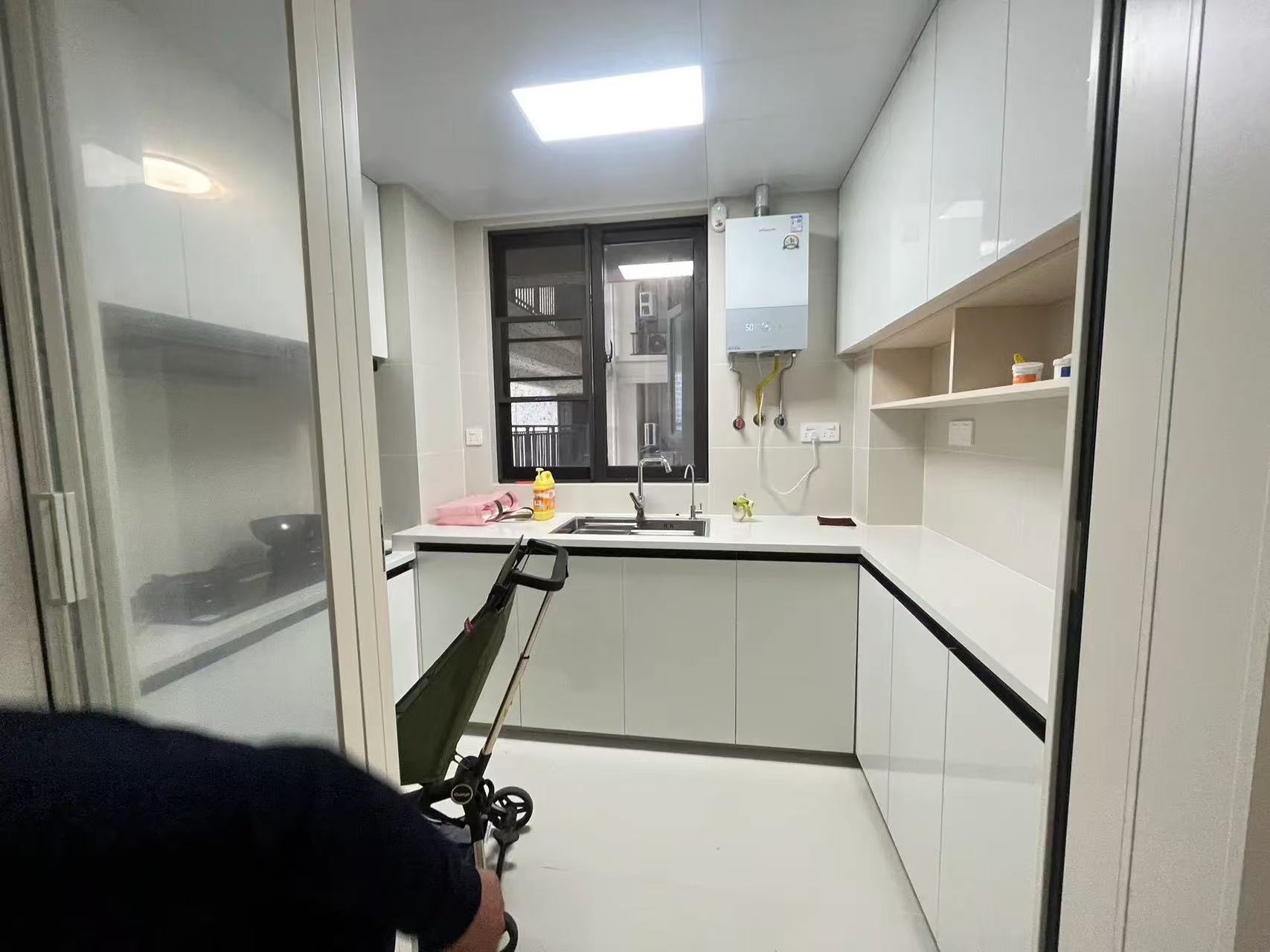 城南，吾悦广场，现房，全新装修，好楼层，精装3房，大阳台