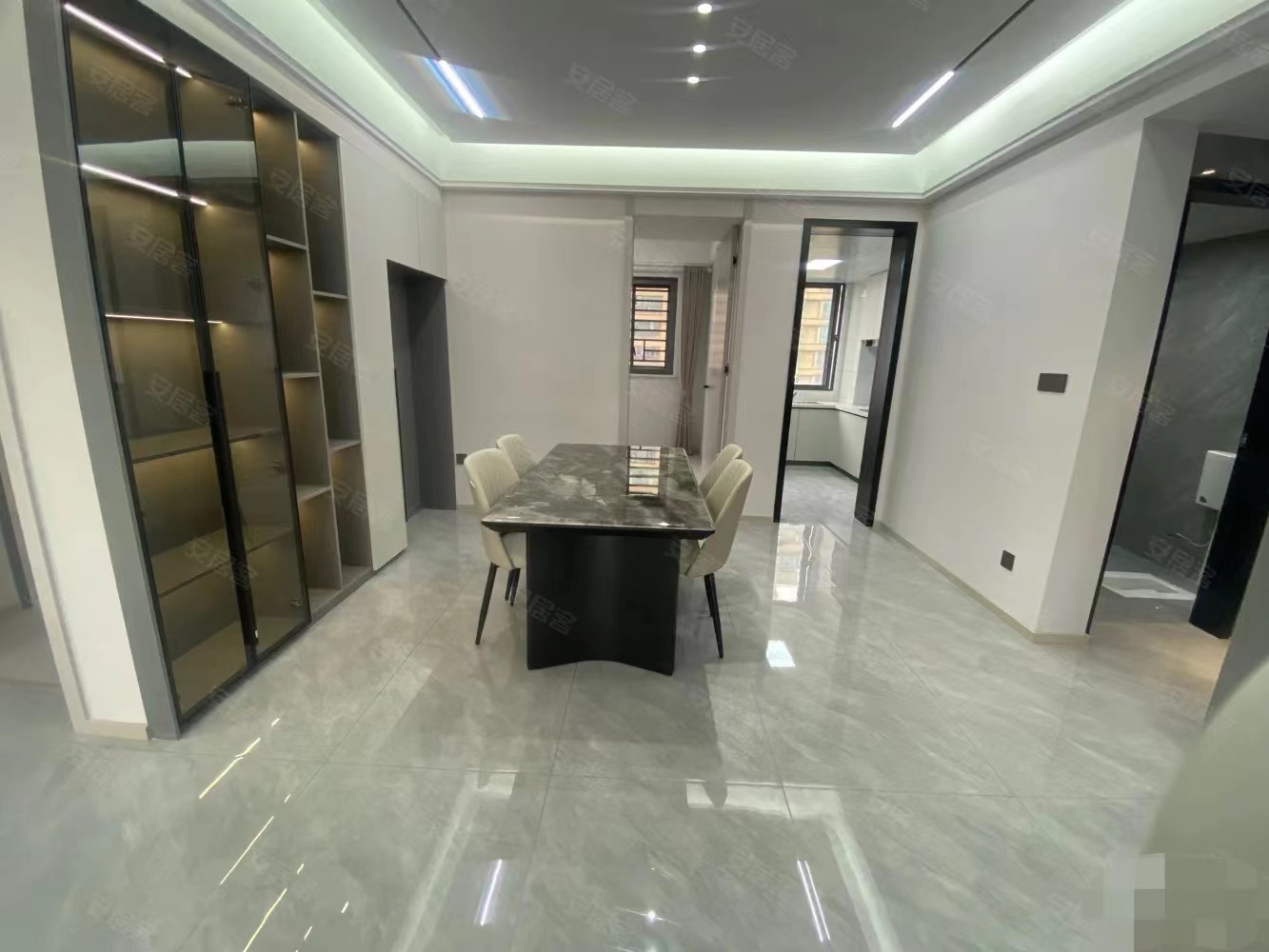 11，业主诚心出售，城南御台公馆，精装边户三房，全新装修，证满二，电梯好楼层