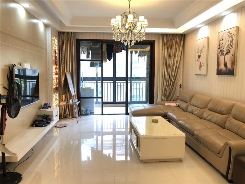 急售 绿地华庭绿化覆盖大 高端的生活品质室内装修好 证满两年过户费低