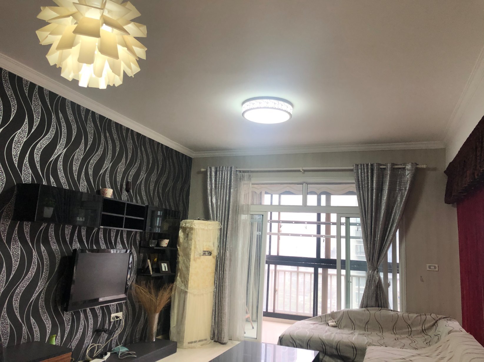 小区环境优美，房子装修的没怎么住人，就读仙桃 ，可 看房