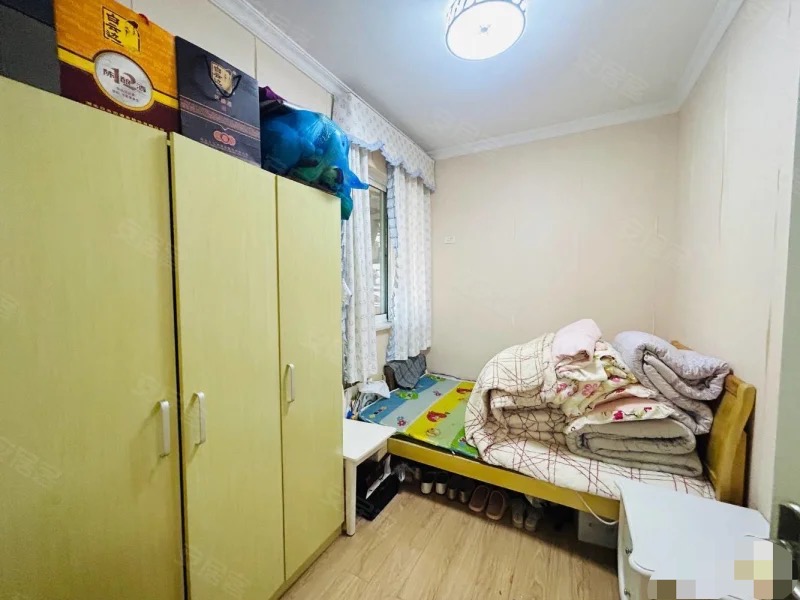 ？急售，四中旁，东城国际，电梯精装大三房，单价3600，楼层好