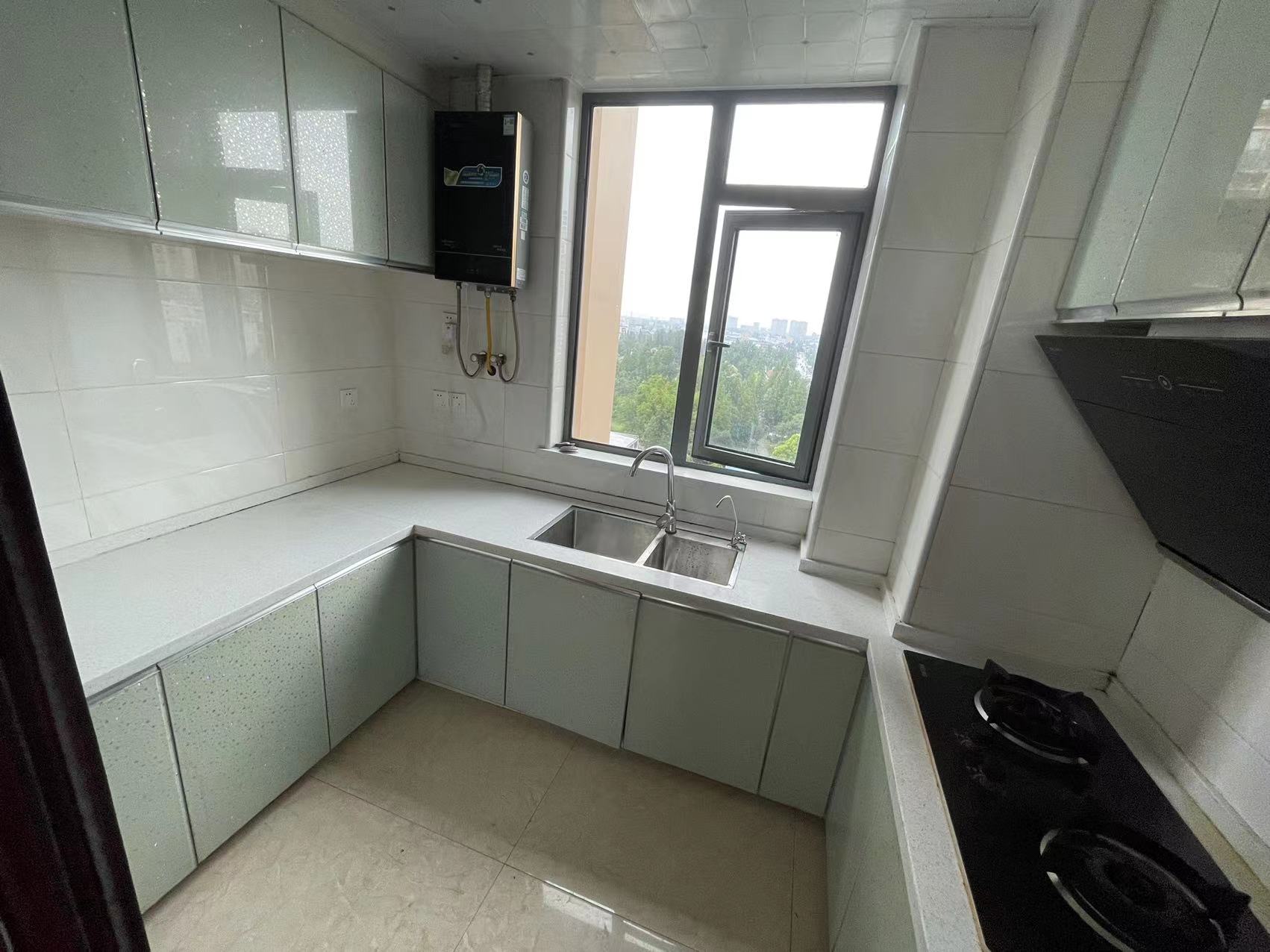 紫润尚城大三房出租电梯好楼层家电齐全看房方便