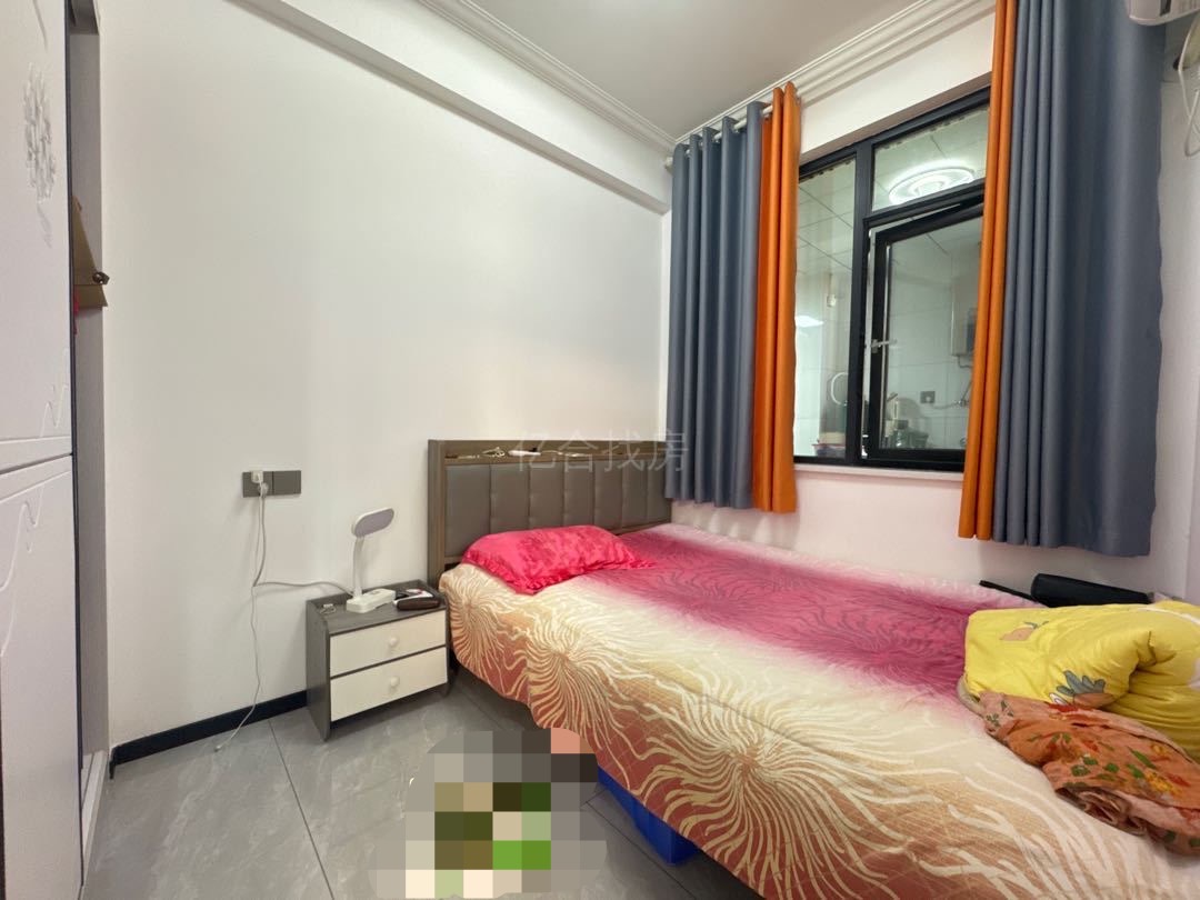 房东亏本出手，急售，元泰未来城A，精装小三房，9.5新，楼层好，三中