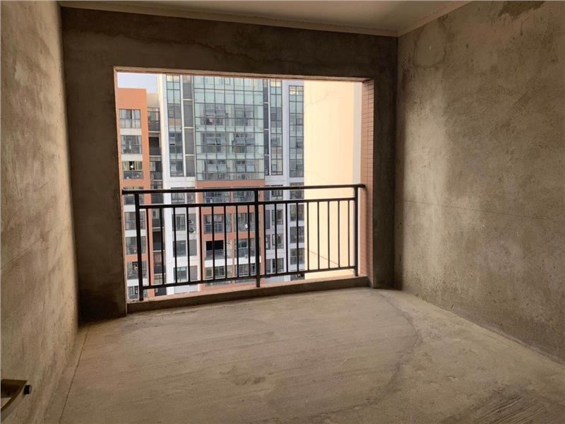 城西鸿昇现代城144平大四房送超大入户花园证满两年过户费低