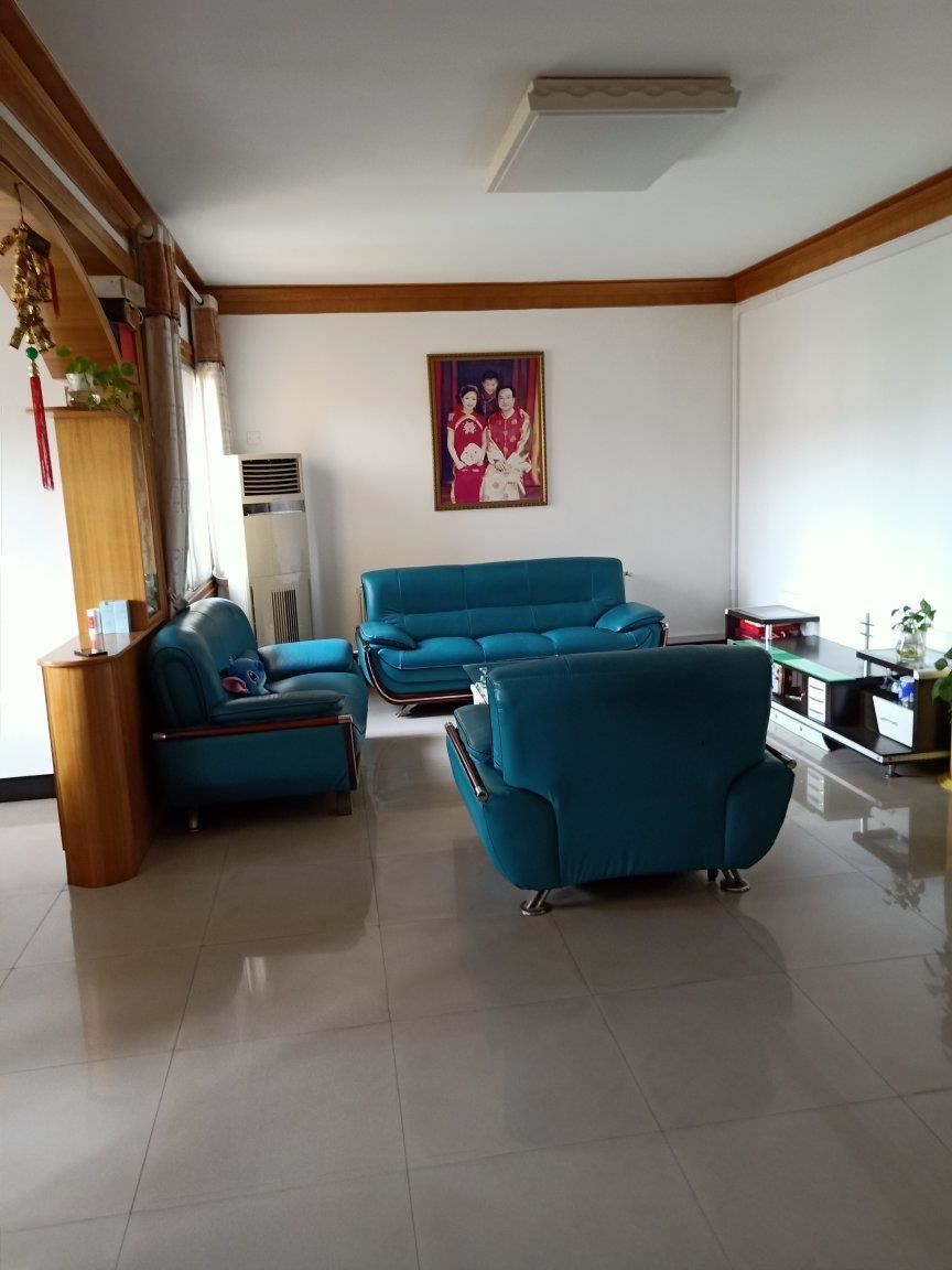 仙桃小学旁 德政园全屋新装大三房 带暖气片 拎包入住