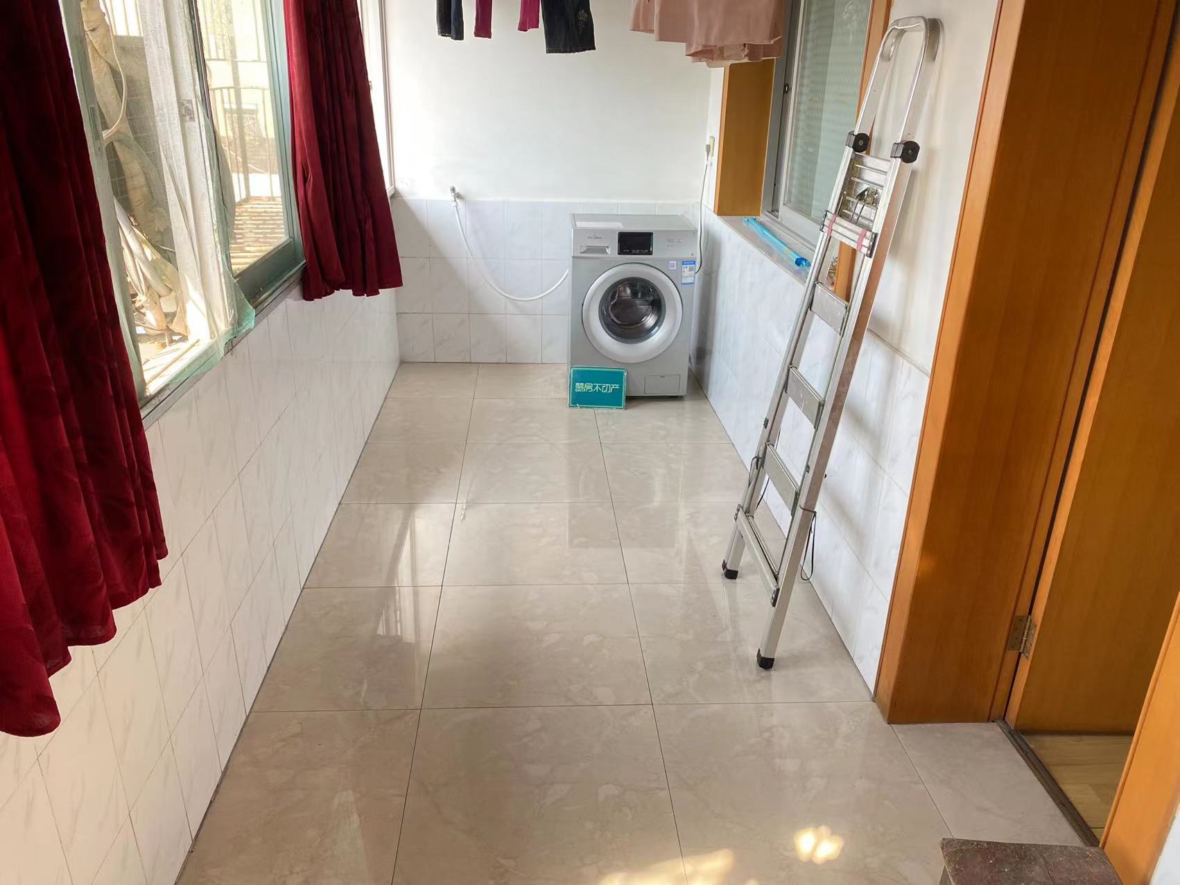 沔中宿舍精装大三房周边配套设施齐全业主诚心出售