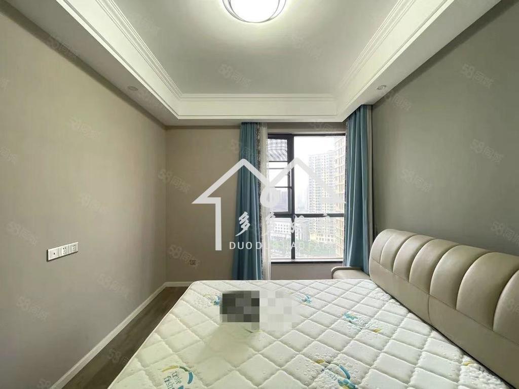 沔街品质小区，御台公馆hao装大平层，电梯入户，老板外地置业，带车位诚心出售