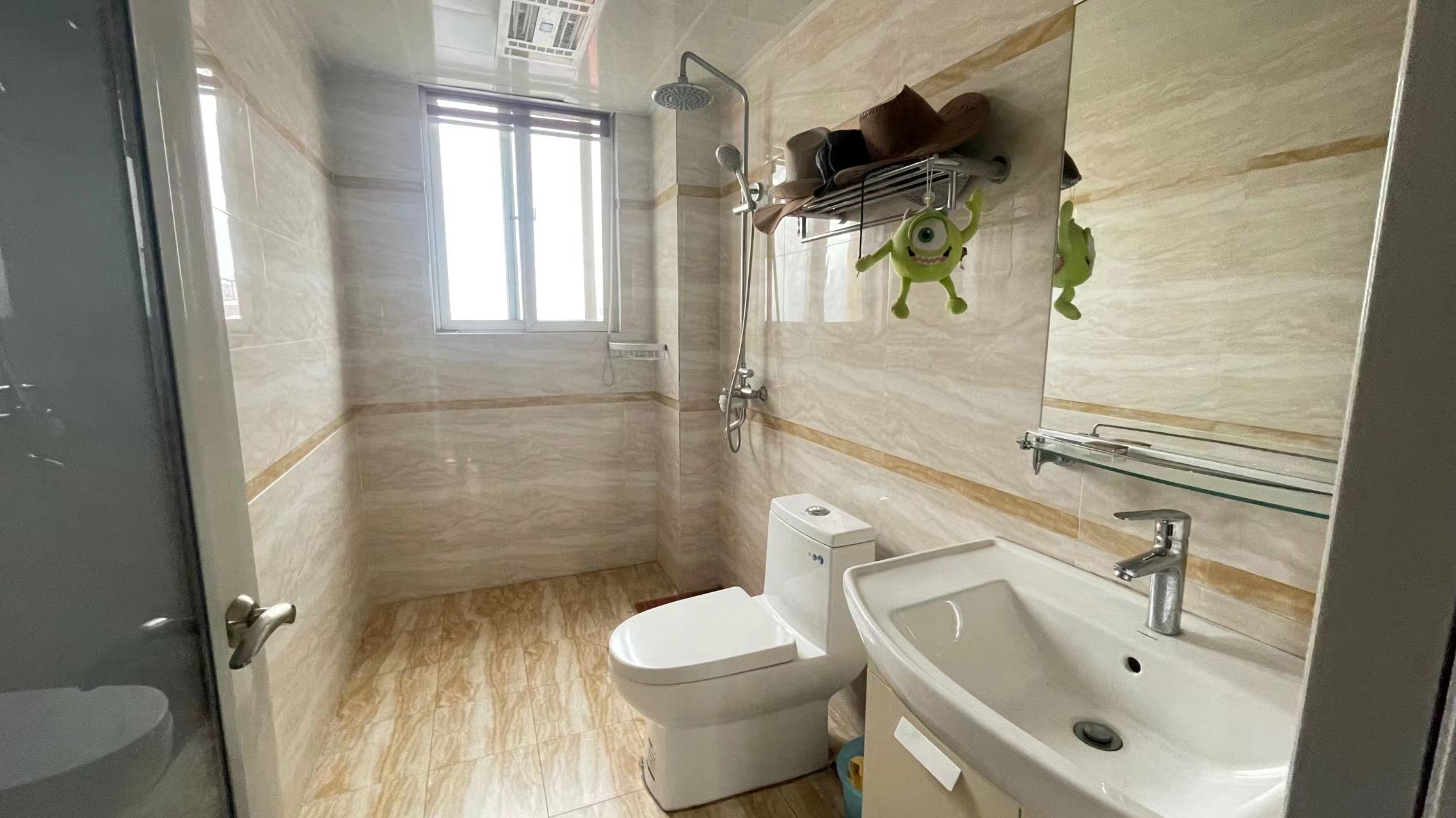 三丰鼎城.精装三房两卫.屋里成色新.看房方便