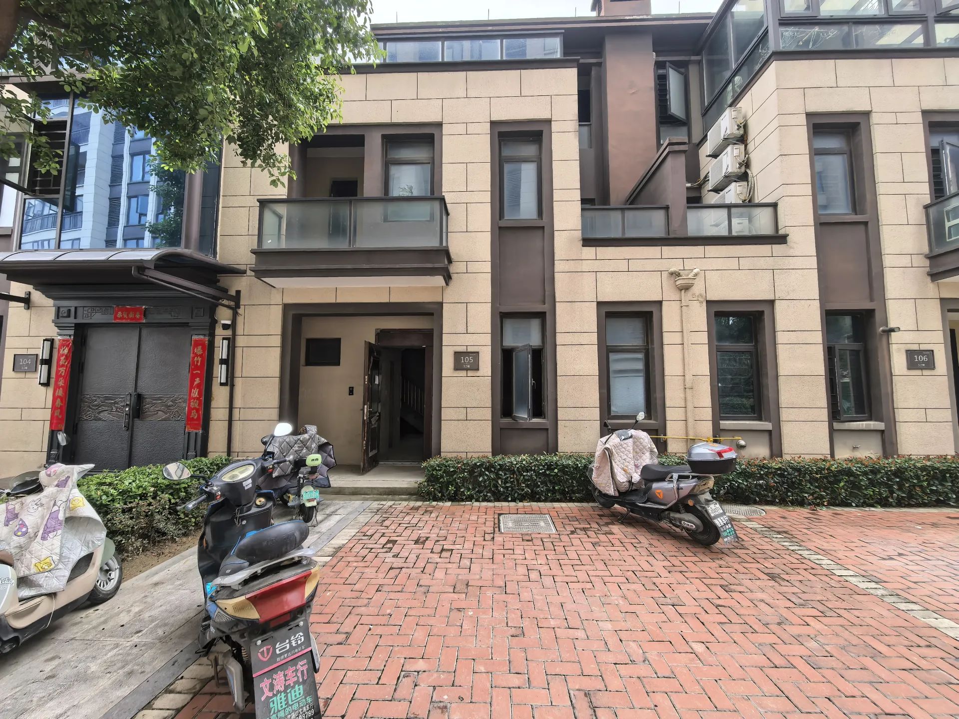 亏本出售，祥生观澜府，别墅 ， 两杆三层 ，带院子，带两个车位