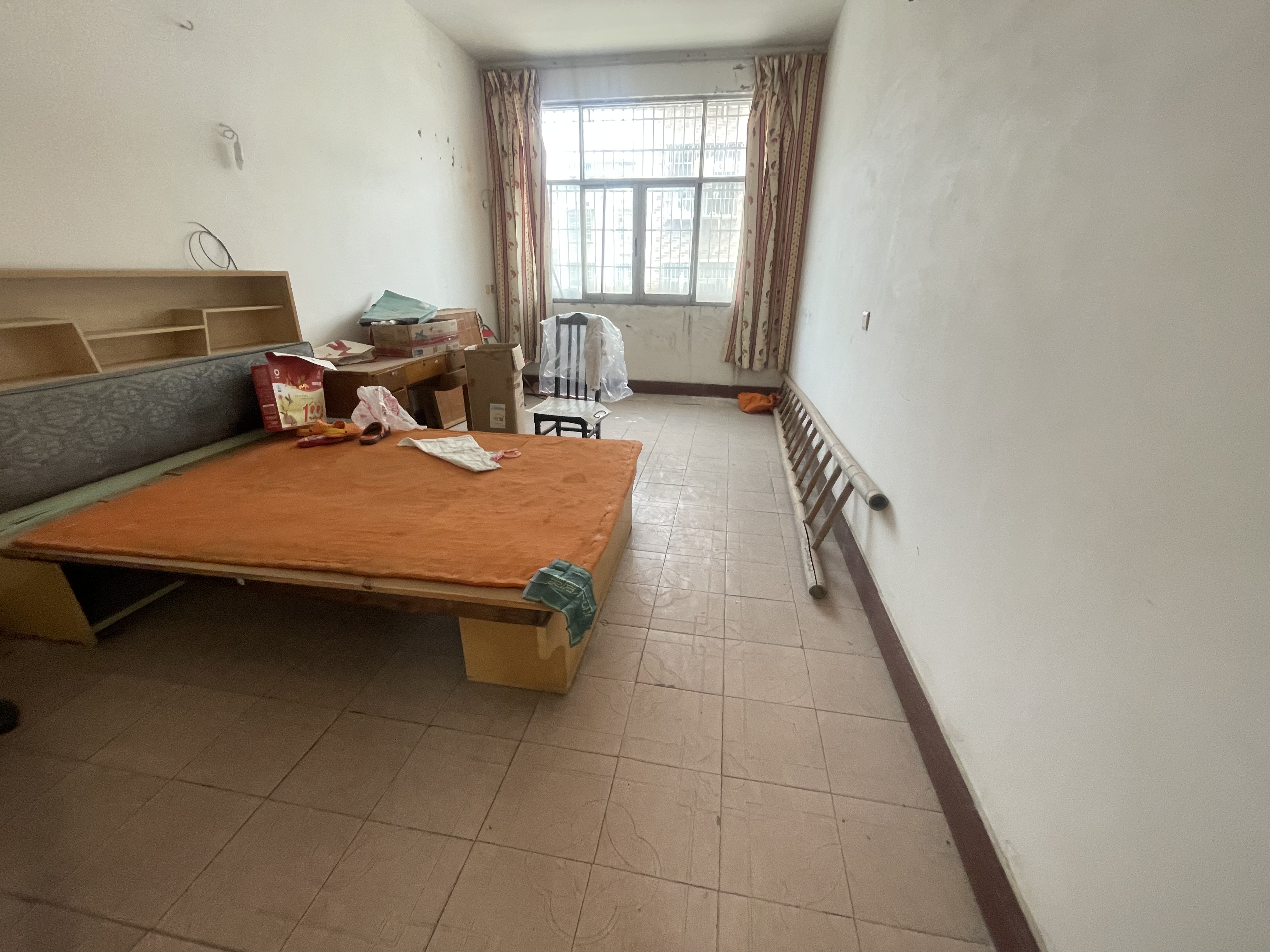 中百对面.大洪社区私房.不动产证在手.好养老好陪读好停车