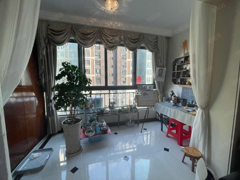 降价了，房东亏本出，和合国际，电梯中间楼层，精装两房，拎包入住