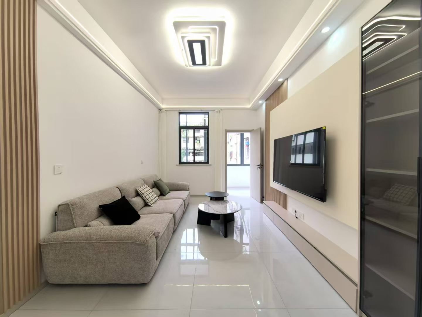 401，降价了，武商旁，步梯2楼，精装三房，成色新，有证，可按揭，拎包入住