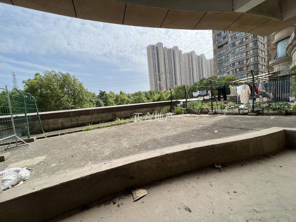 捡漏，城南，御台公馆，毛坯三房两卫，带大露台，满二，单价4660，