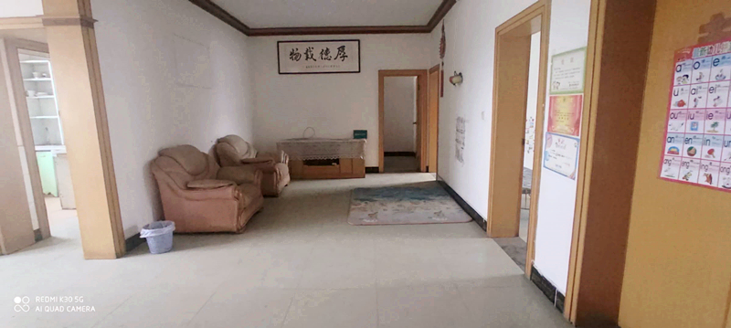 粮贸宿舍 商城北门 装修四房 诚意出售