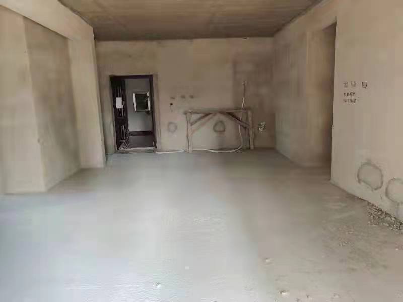 都市高尔夫 南城次新小区 电梯中高层 视野奇好 两房 单价4500