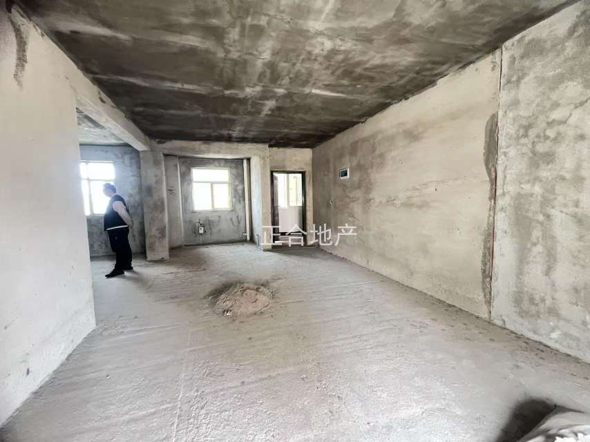 捡漏，城南，沔阳清华园，电梯小高层，毛坯3房2卫，东边户，单价5700+，双阳台，证满二