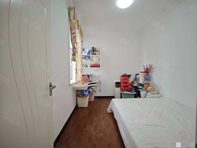 急售，阳光田园国际，精装三房，中间好楼层13楼，南北通透