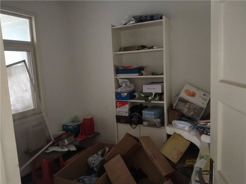 德政园枫丹苑，步梯好楼层，仙桃 就在旁边，精装3房拎包入住