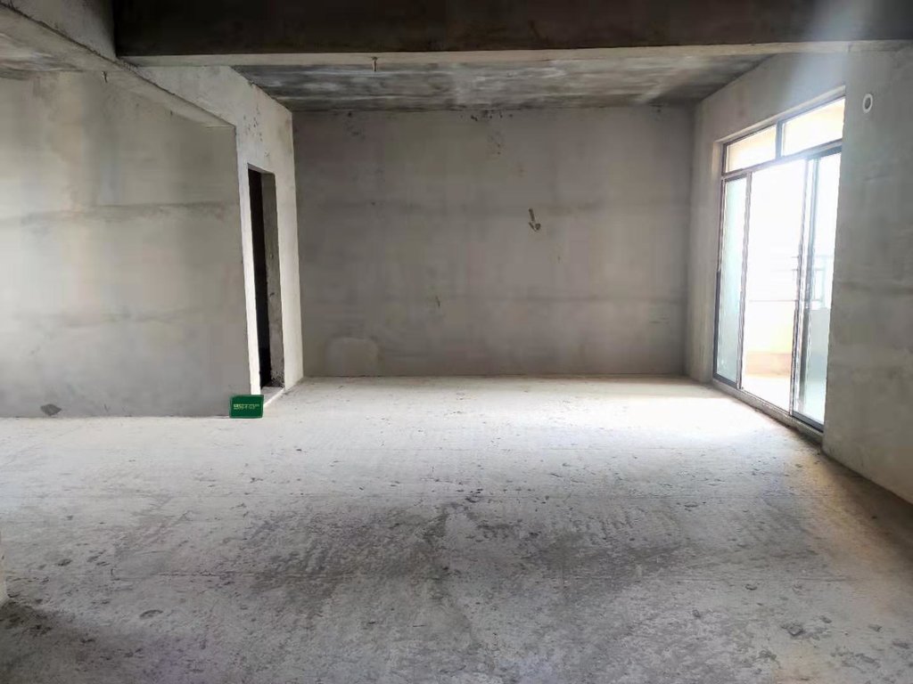 环球广场房子毛坯三房楼层好地段好周边多商圈多