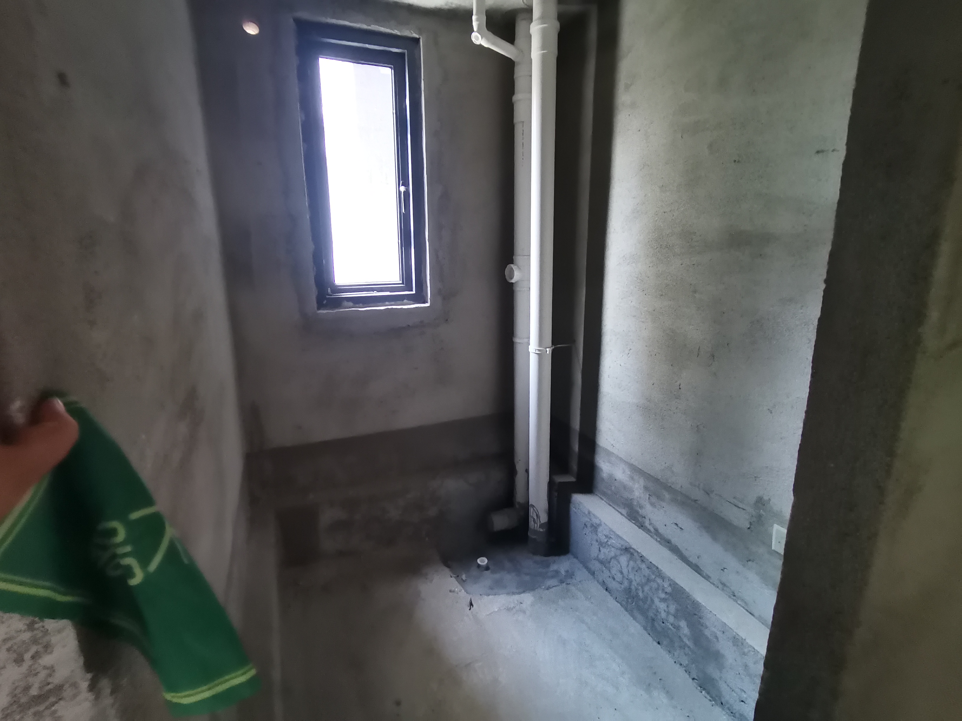 蓝天新城毛坯三房户型方正看房方便房东诚意出售