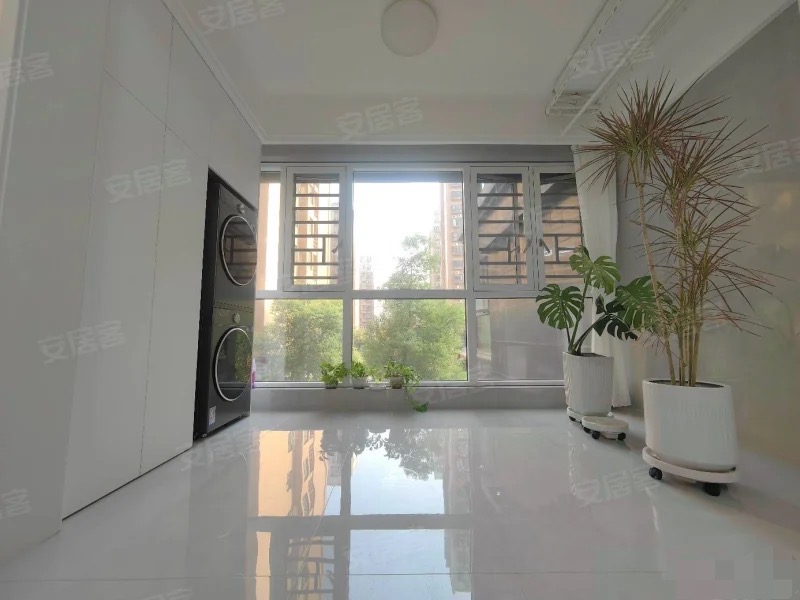 254，急售，沔阳公馆，全新精装三房，东边户，带车位，满二，一天未住