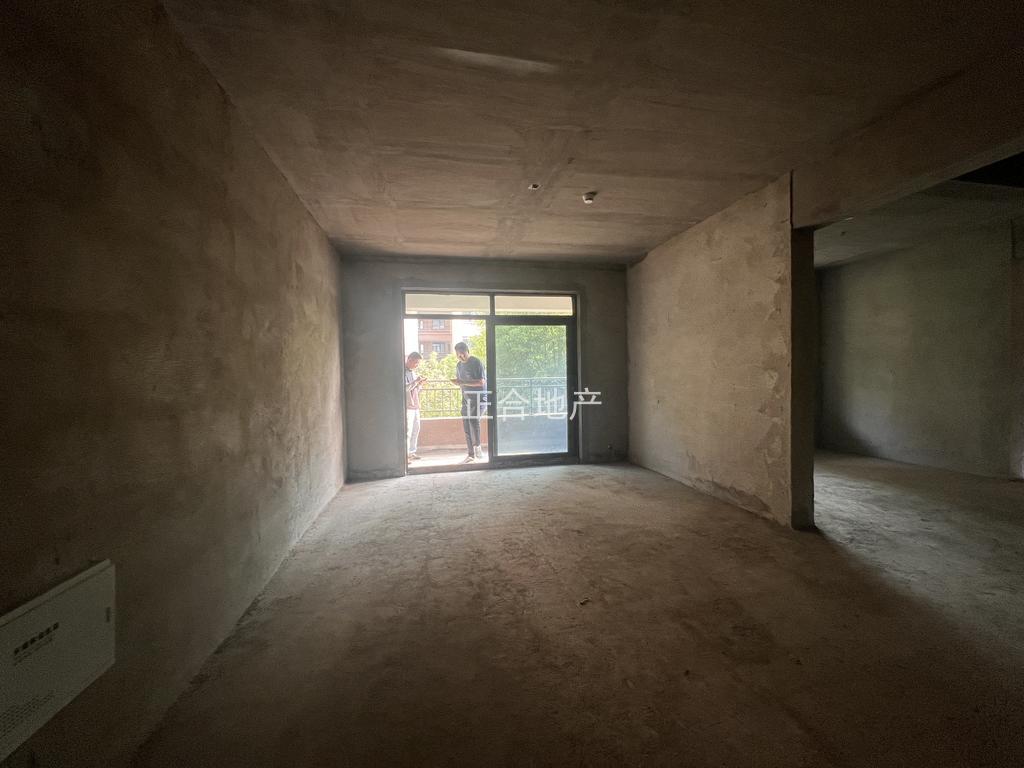 吾悦旁，捡漏，荣怀D区，单价4000，双阳台、三开间朝南，拼手速