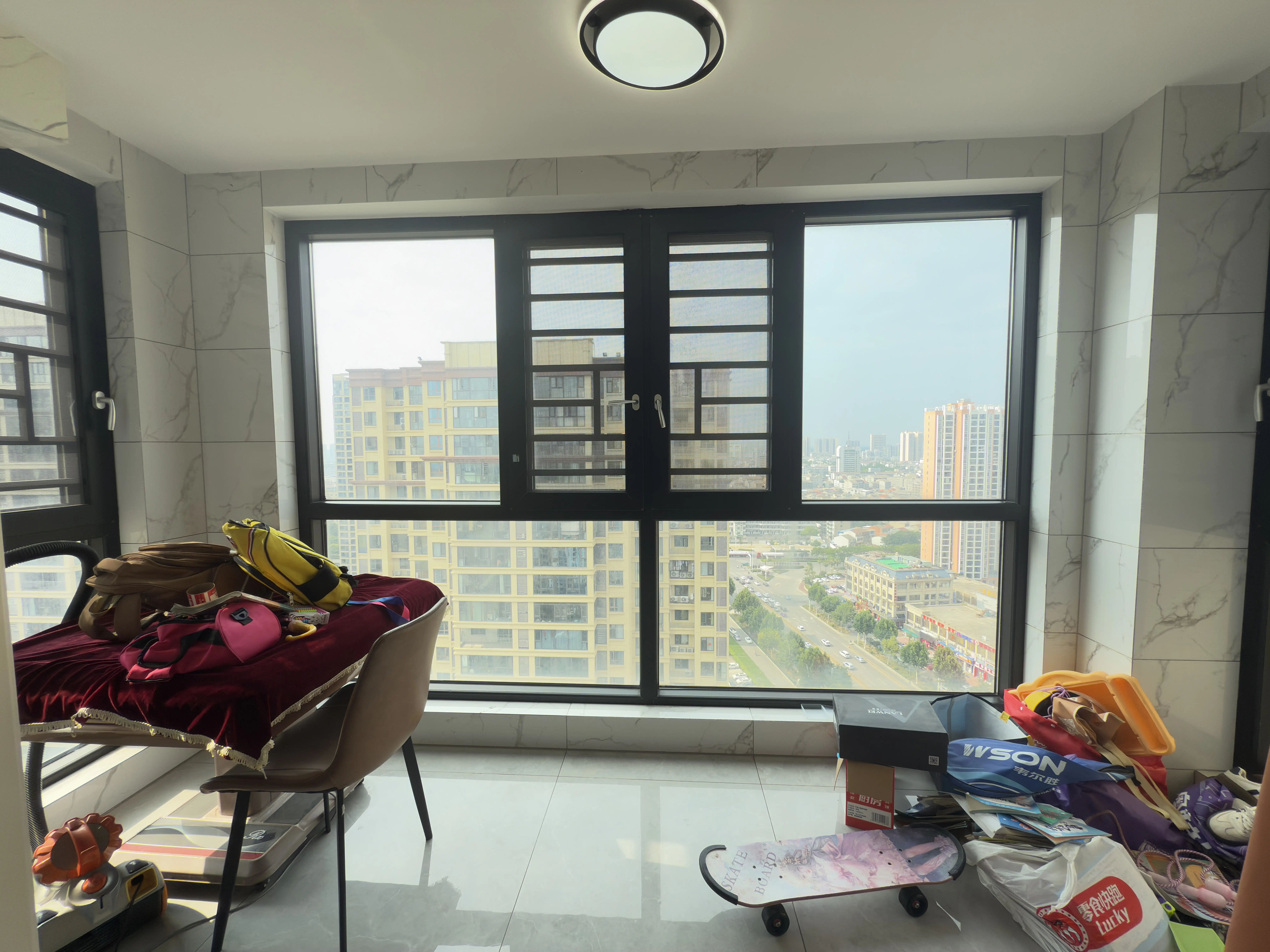 城南，领秀城，边户。精装三房，南北双阳台，凤凰楼层