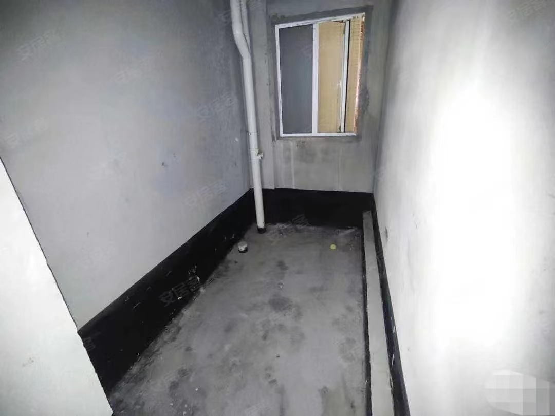 21，亏本出，领秀城品质楼盘，单价5100，人车分流，满二，诚心出售