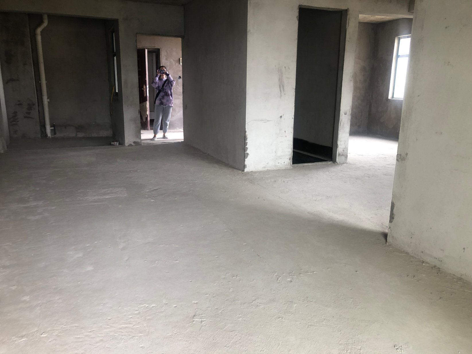 新城壹号 5期毛坯顶楼 不动产证在手 3是2厅2卫