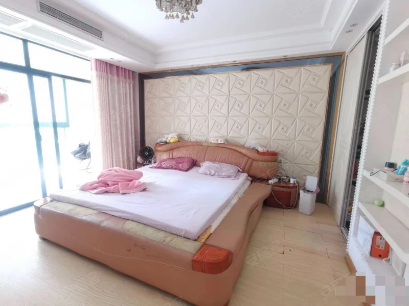 城南，新城壹号，精装三房，大户型，单价不到4000，南北通透，诚心出售