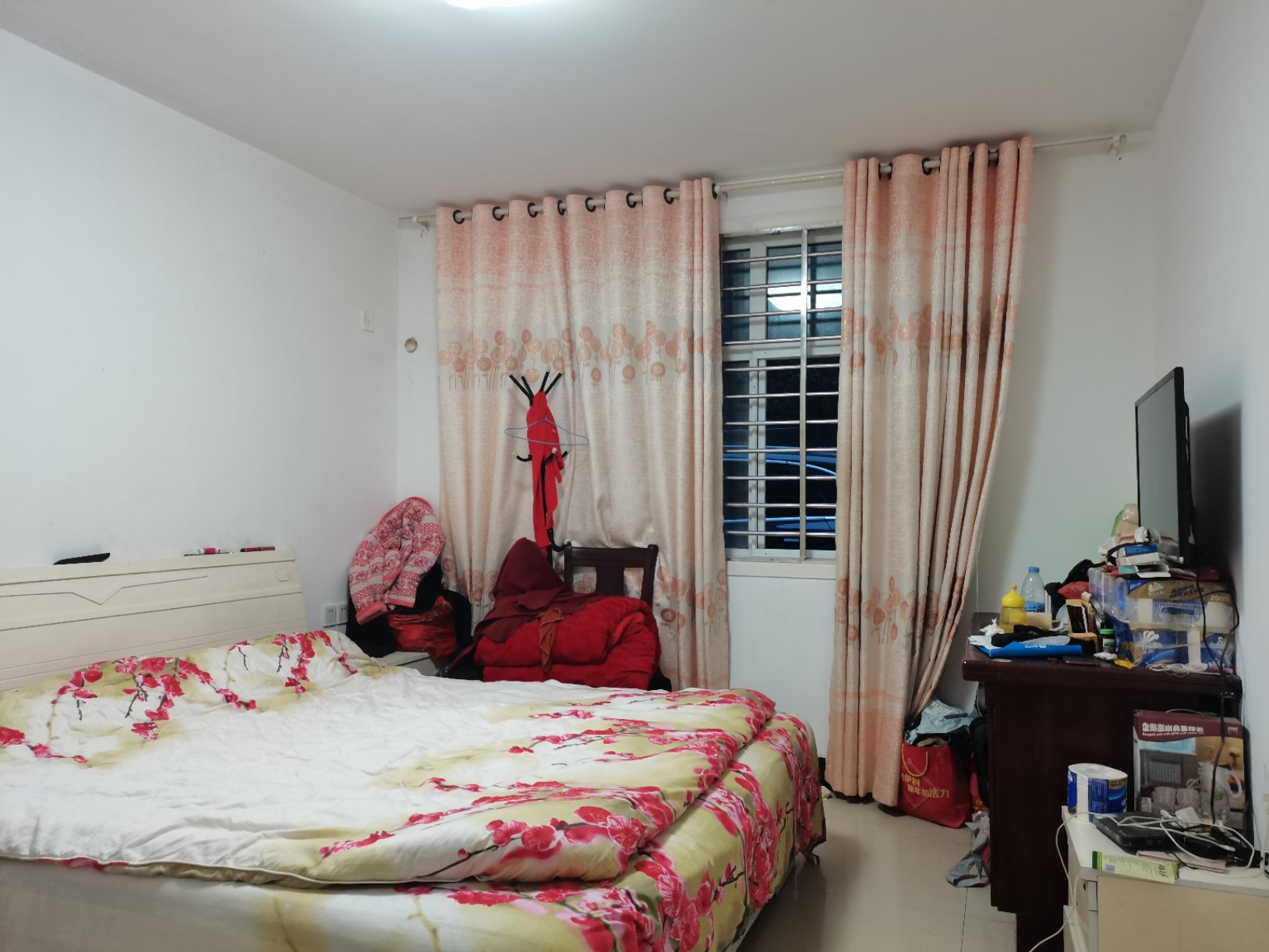 精装3室2厅2卫1，环境舒适