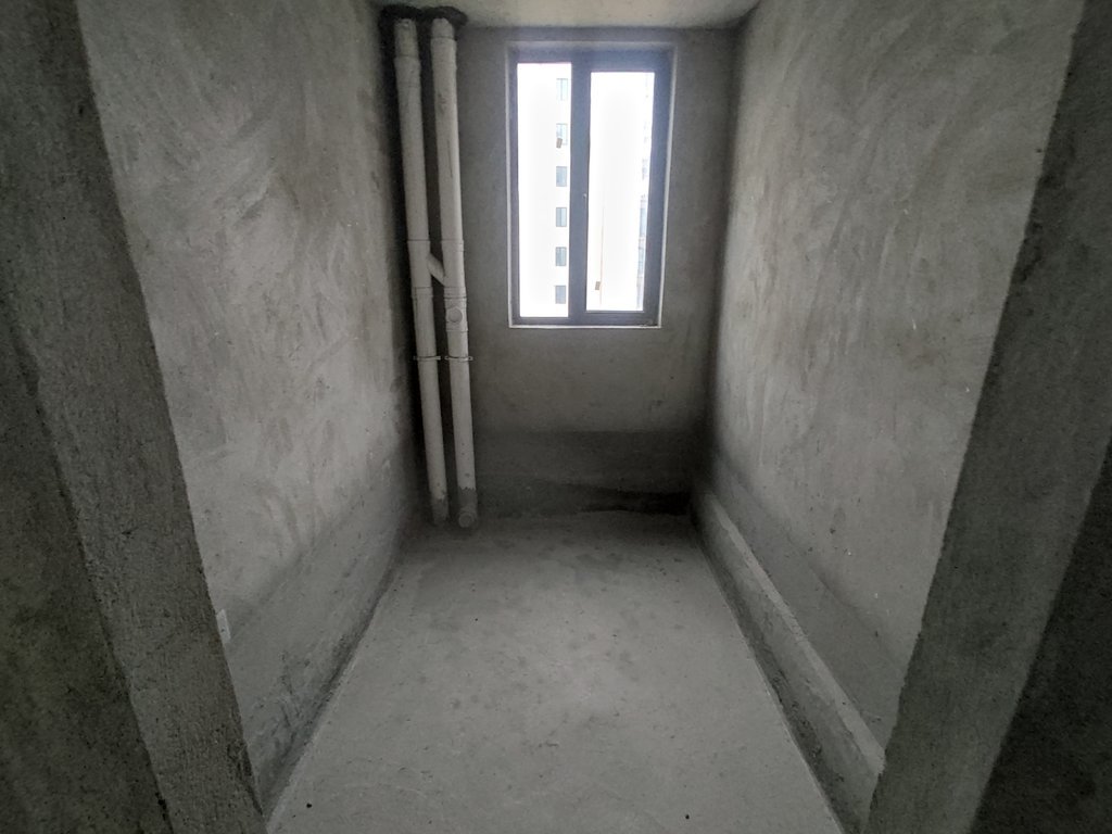 荣怀极地世家.毛坯三房边户.看房方便