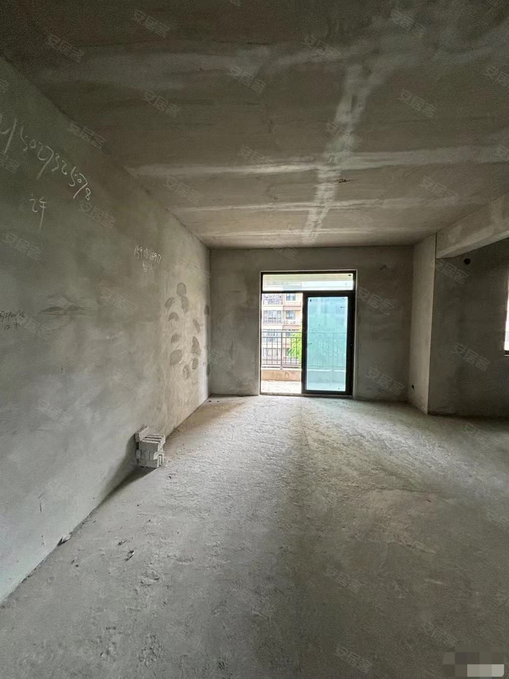 57，房东急售，荣怀稀缺边户，小三房三面采光户型，证满二年