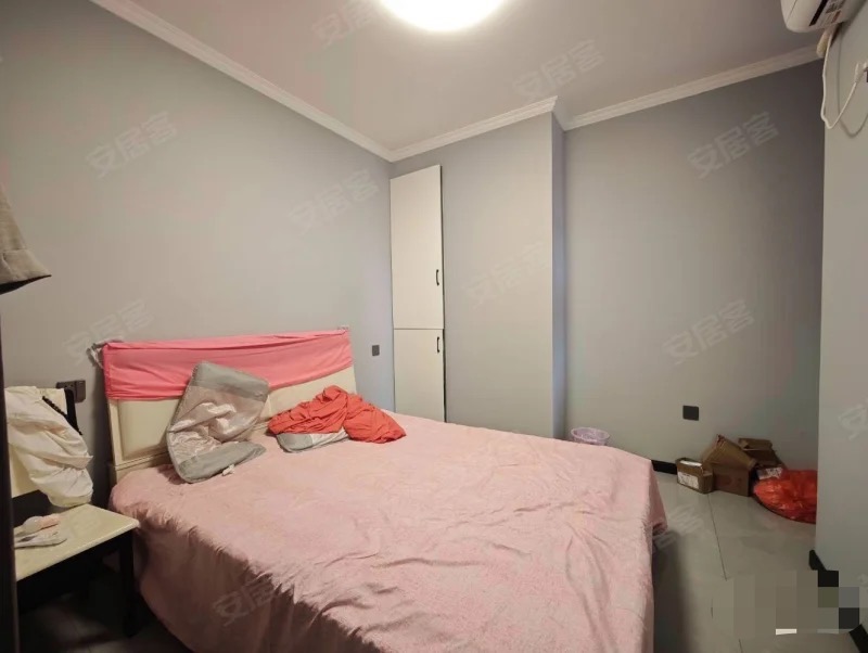 城南，吾悦对面，精装三房，好楼层10楼，成色新，单价4100，证满二