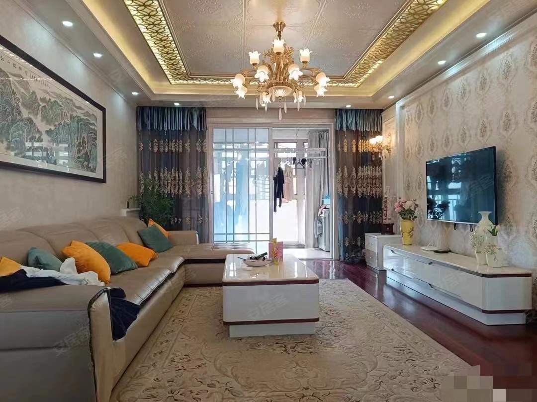 65，房东亏本急售，锦绣江山，单价5500，全屋地暖 ，精装四房，证满二 ，小区环境奈斯，双阳台