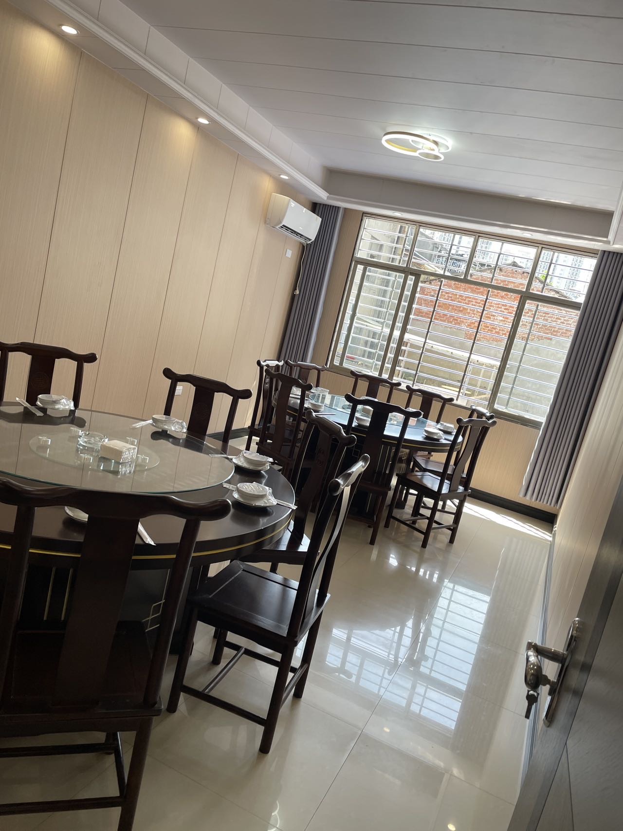 临街门面新装修忍痛转让