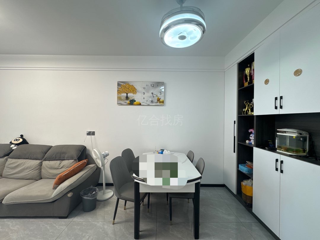 房东亏本出手，急售，元泰未来城A，精装小三房，9.5新，楼层好，三中