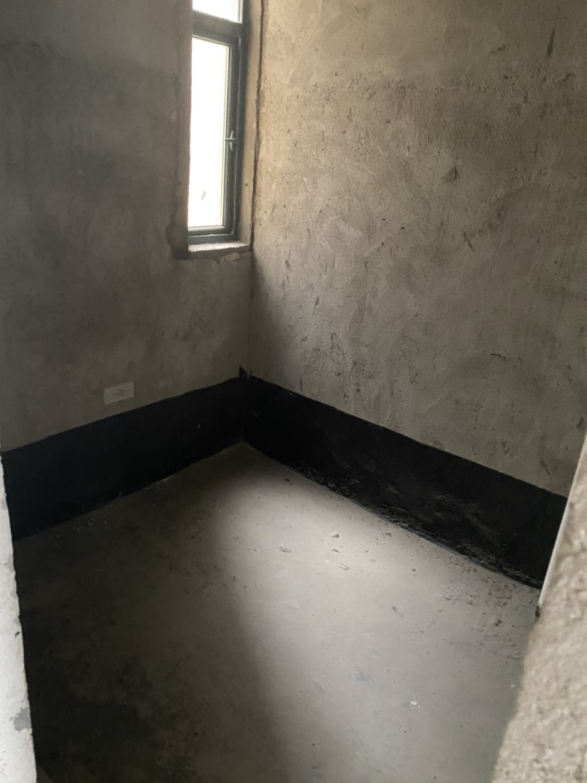 新城一号四期湖景房户型好南北通透，周边商圈成熟 楼层 附近