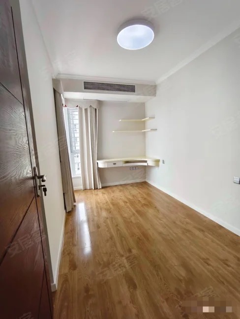 降价了，福星城，精装大三房，全屋中央空调，证满二，9成新