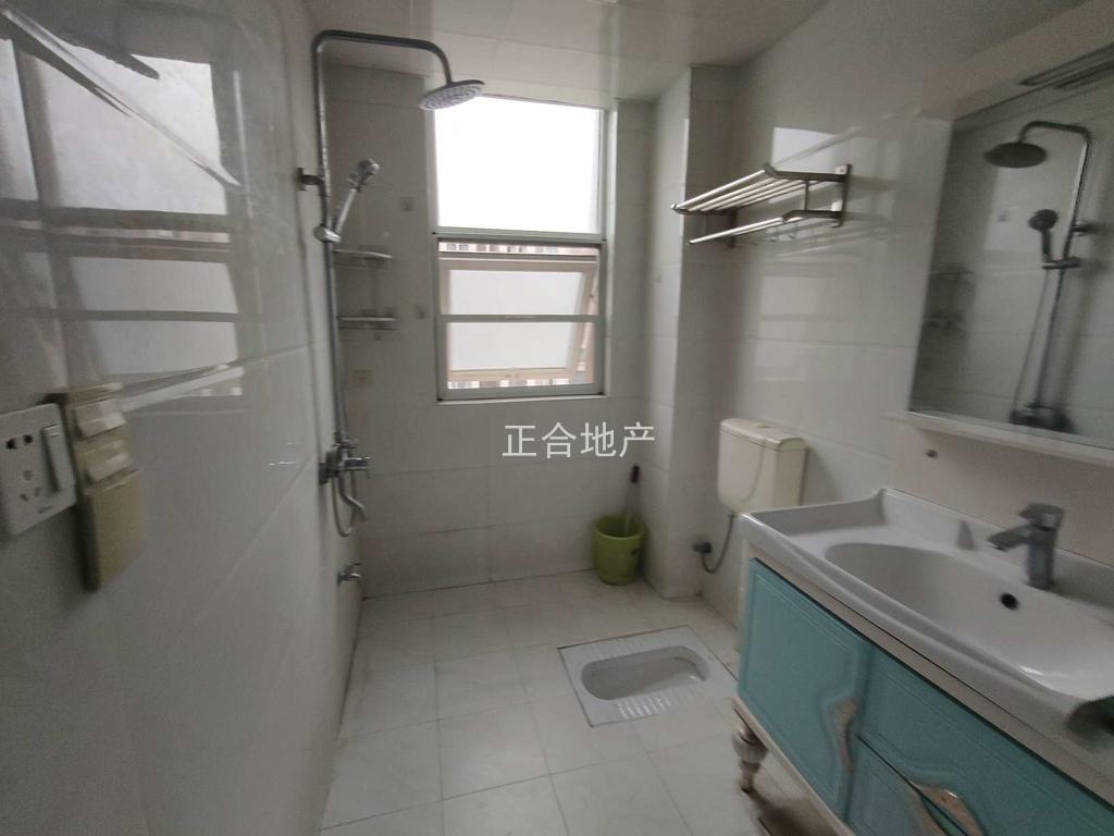 房东诚心出售，城南，元泰未来城A，精装三房，单价4800，速度捡漏